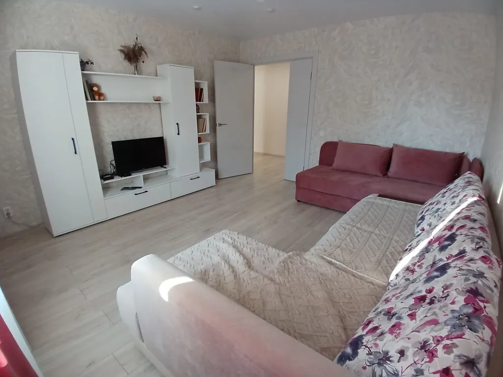 2х комнатная новая уютная квартира, малоэтажная застройка