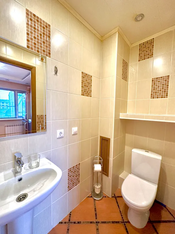 Светлая 2-комнатная:рядом гостиница Воркута и Центральная площадь