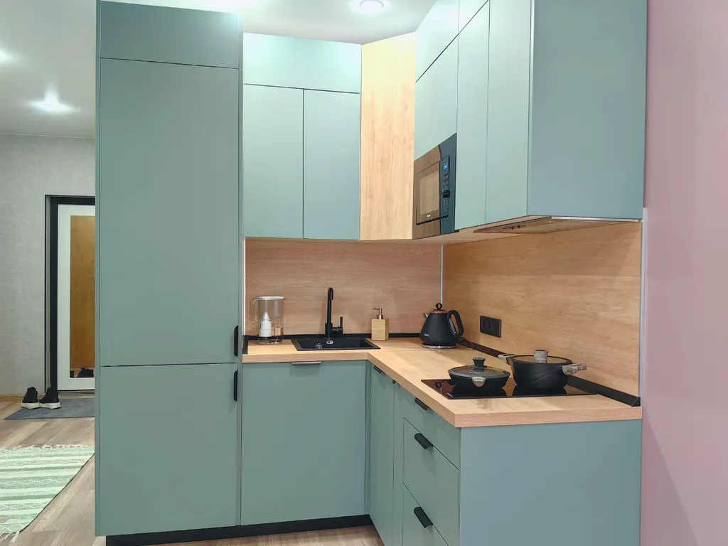 Просторная студия рядом с большим торговым центром