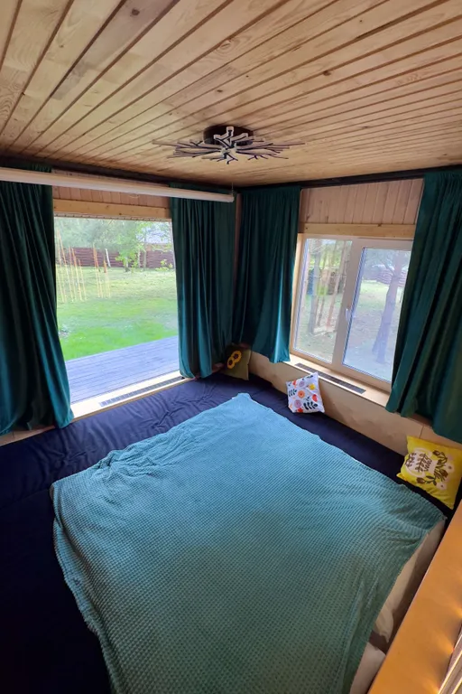 Дом в лесу: баня, купель, проектор, камин, озеро, велосипеды