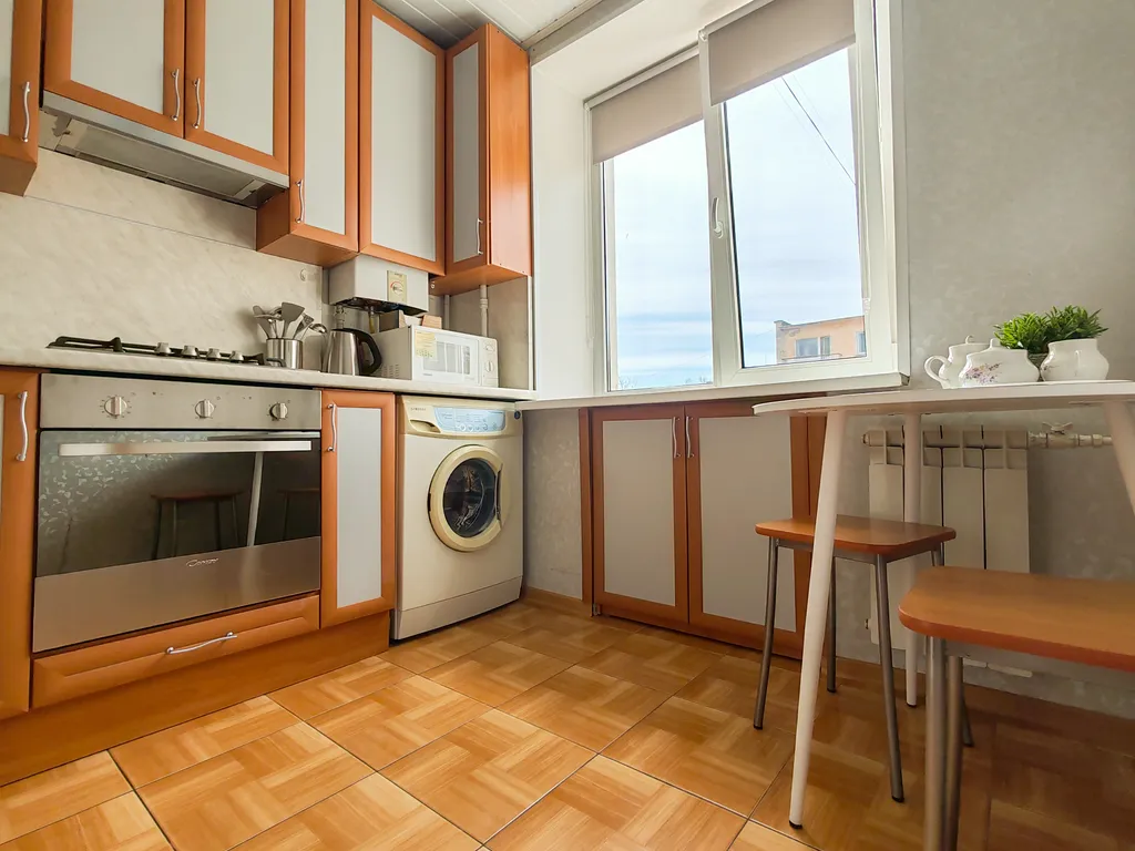 Светлая 2-комнатная квартира с библиотекой на Студенческом бульваре у ПетрГУ