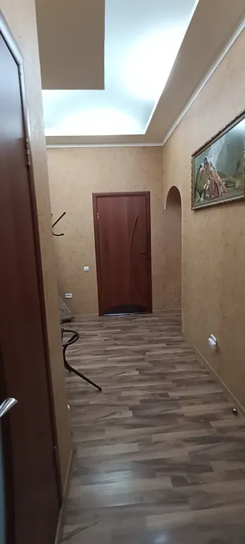 Дом с навесом и парковкой