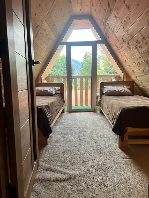 Домик в лесу с видом на горы Архыза с баней