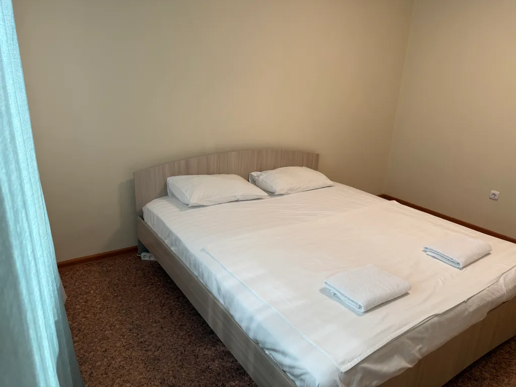 "В Гости!" на Запорожской 57 (2к квартира рядом с БЦ "Сити")