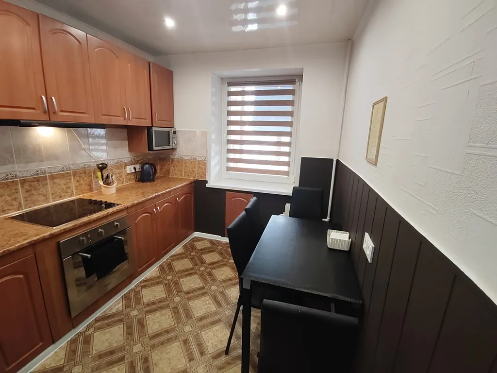 Трёхкомнатная квартира с раздельными комнатами, балконом и лифтом