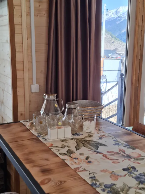 Домик у реки в Приэльбрусье