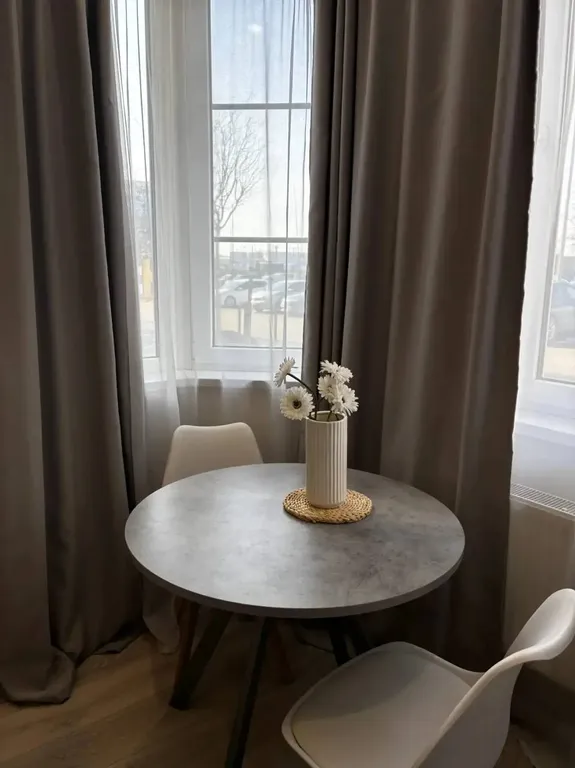 Сoвpеменнaя cтудия возлe Баскет Xoлла