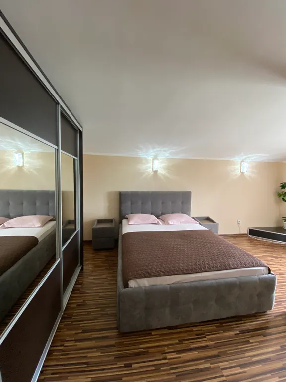 4-комнатная Квартира