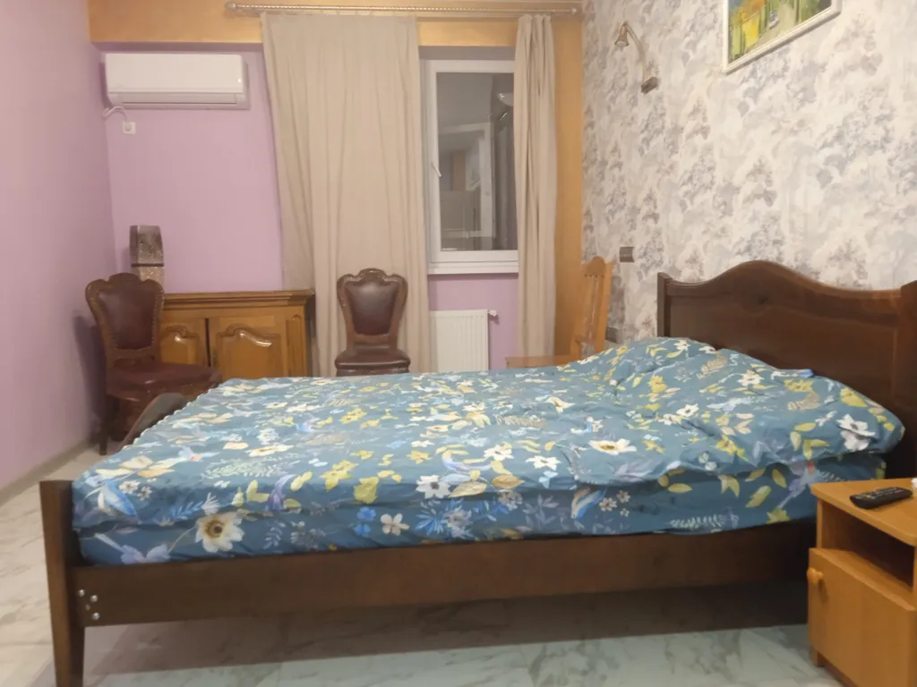 Хорошая, большая квартира на курорте — аренда посуточно в Алушта