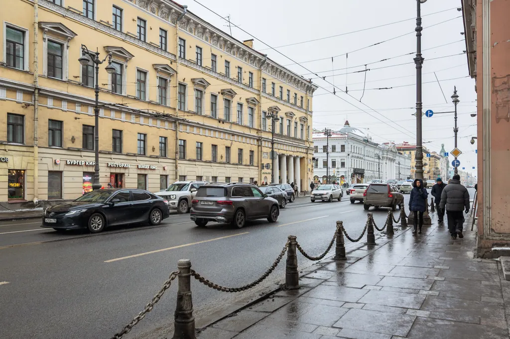 Квартира Квартира Светлая евротрёшка с окнами на Невский — Санкт-Петербург