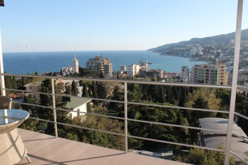 Квартира с террасой на море и горы