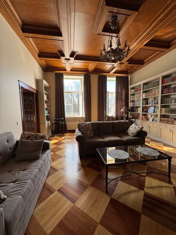 Квартира с видом на Летний сад и дворец Петра I