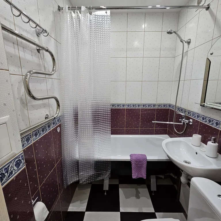 Уютная двухкомнатная квартира в центре рядом с ПетрГУ и ж/д вокзалом