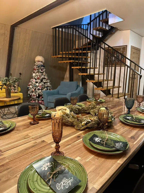 Новый двухэтажный дом в заповедной лесной зоне