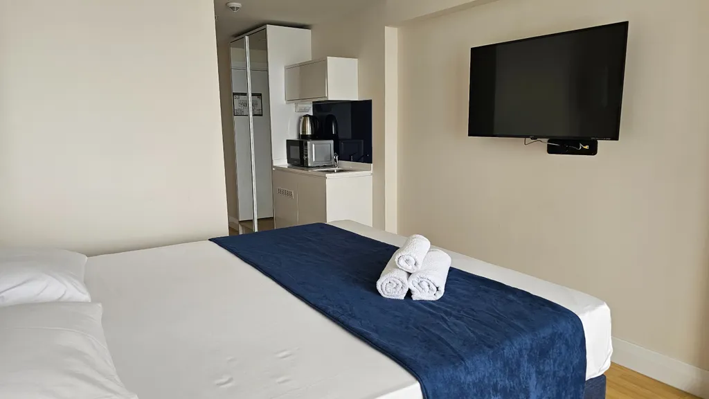 OCD2-3504 Студия на берегу Черного моря