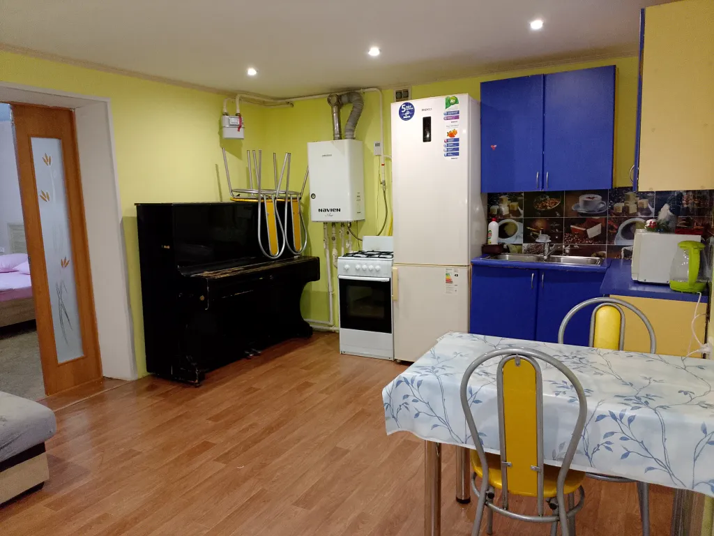 Частный дом с отдельным входом и двором