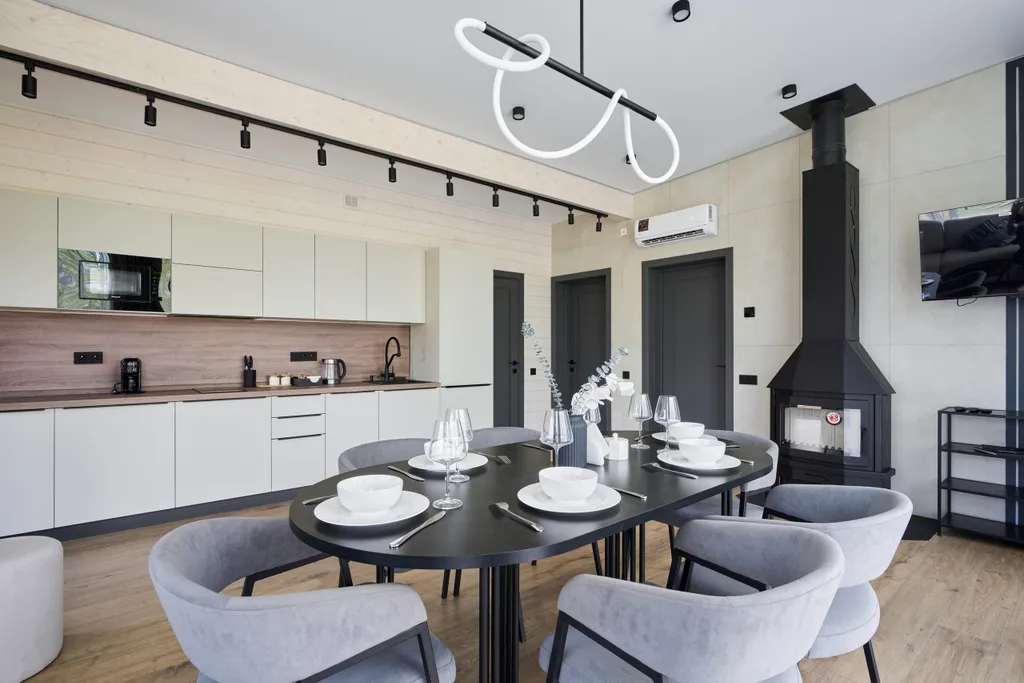 Большой панорамный дом с камином и сауной