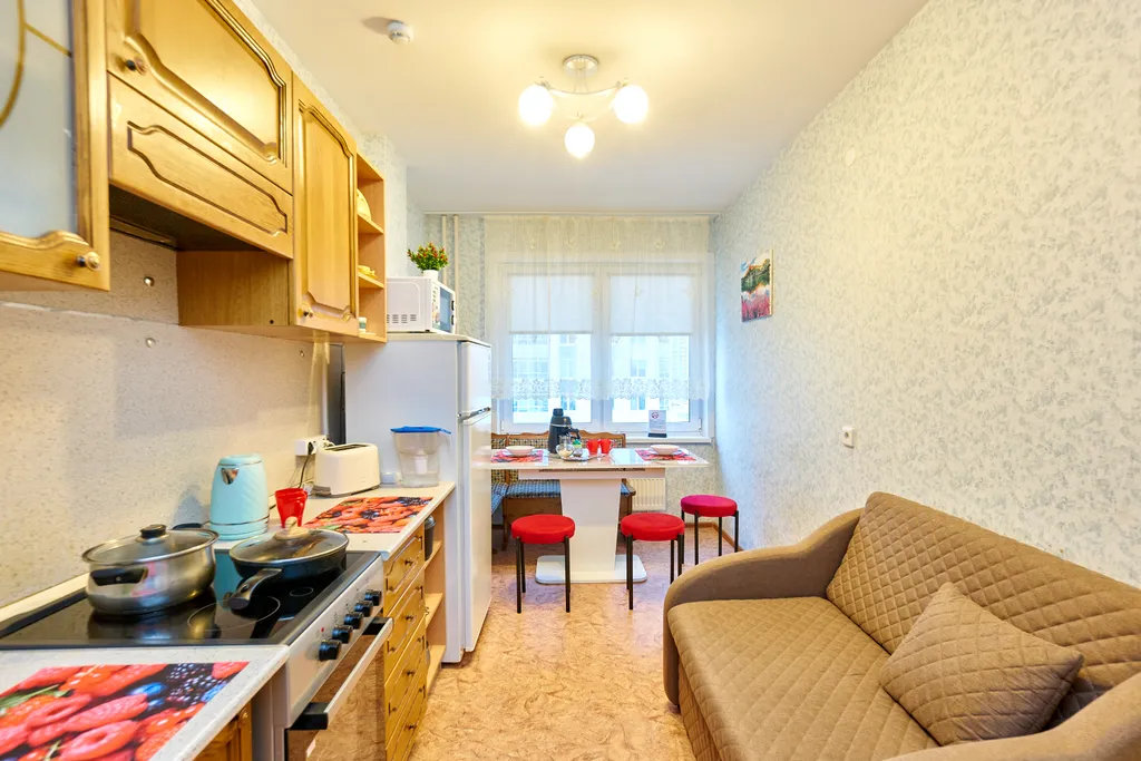 Уютная двухкомнатная квартира с отдельной кухней на 7 человек