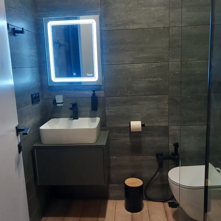 Стильная квартира рядом с метро 300 Арагвинцев