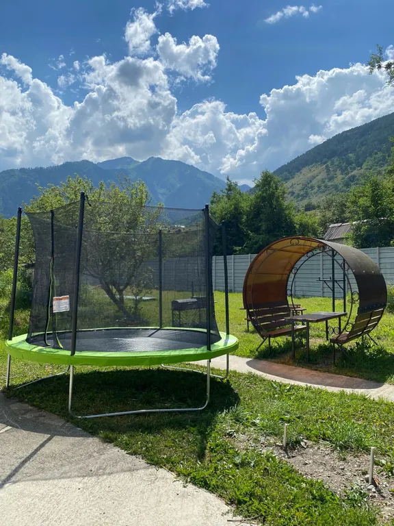 Шале у реки