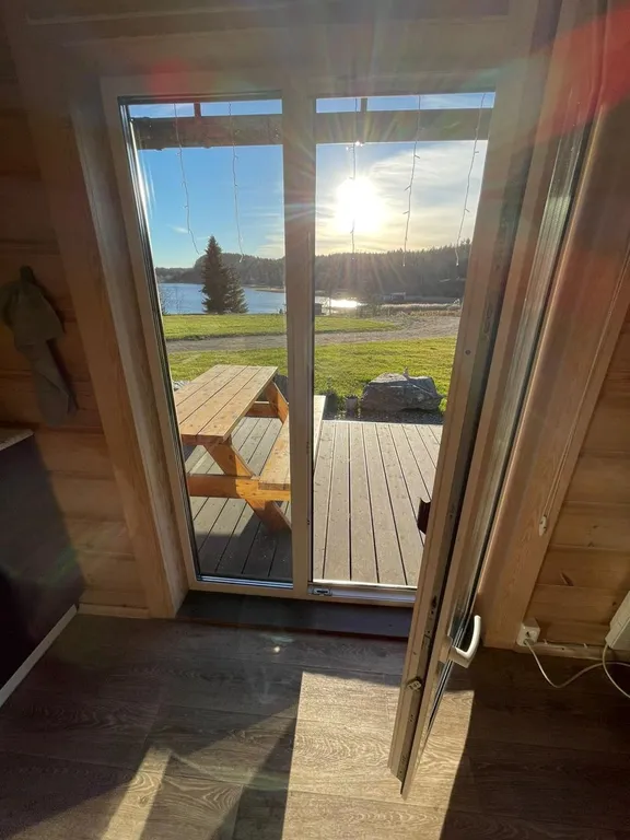 Домик на берегу Ладожского озера