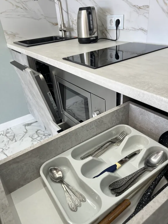 У ресторана! 14-й этаж и с видом на город.