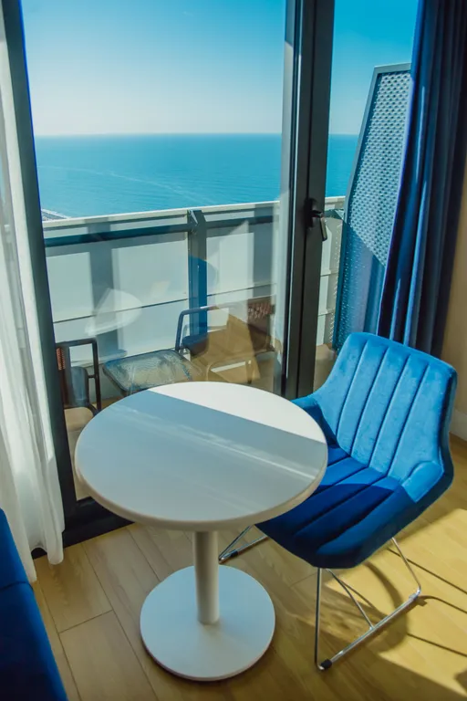 Студия с видом на море