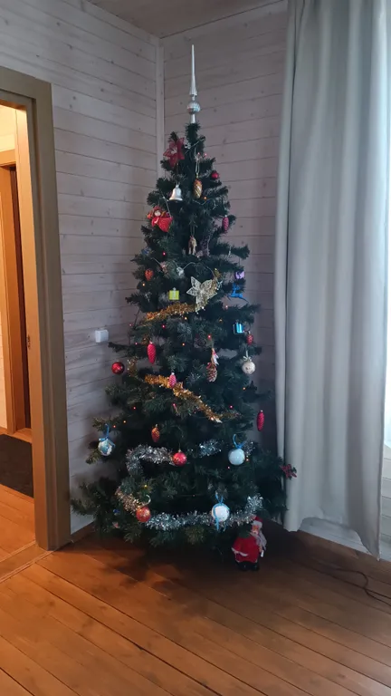 Дом на берегу озера