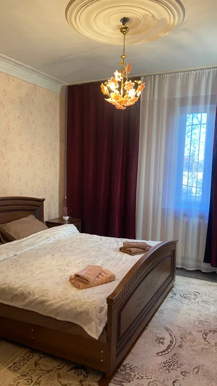 Полдома в центре города недалеко центр. рынок, удобный выезд в горы