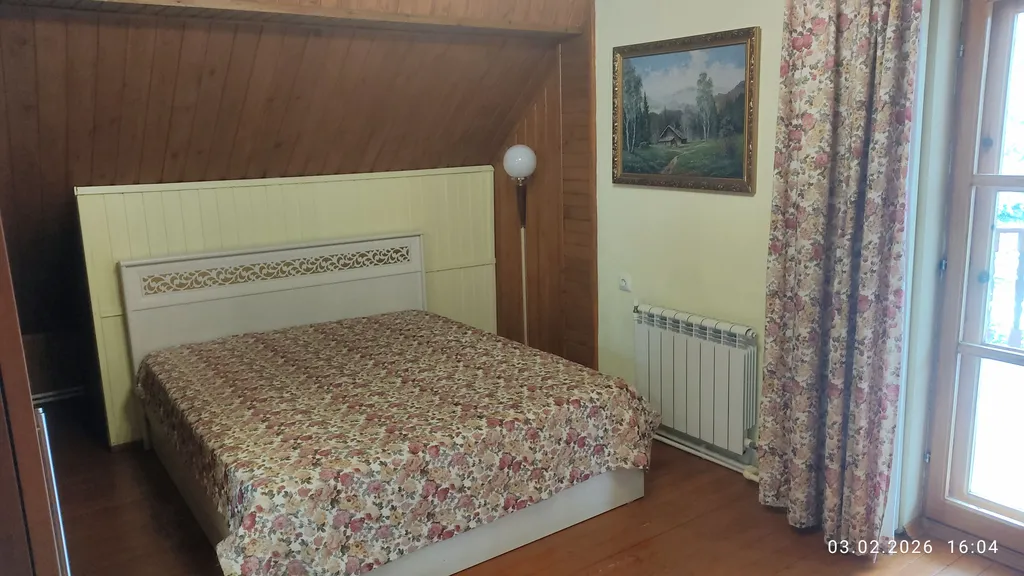 Уютный дом на опушке леса