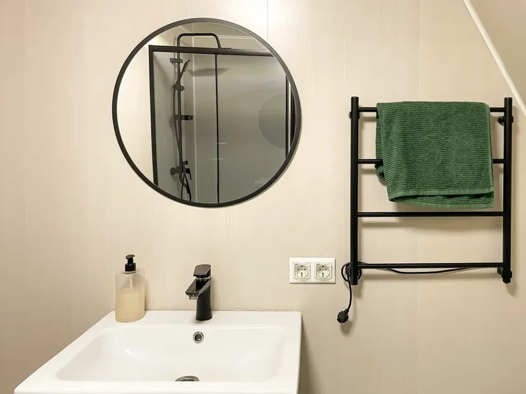 Домик с баней в лесу