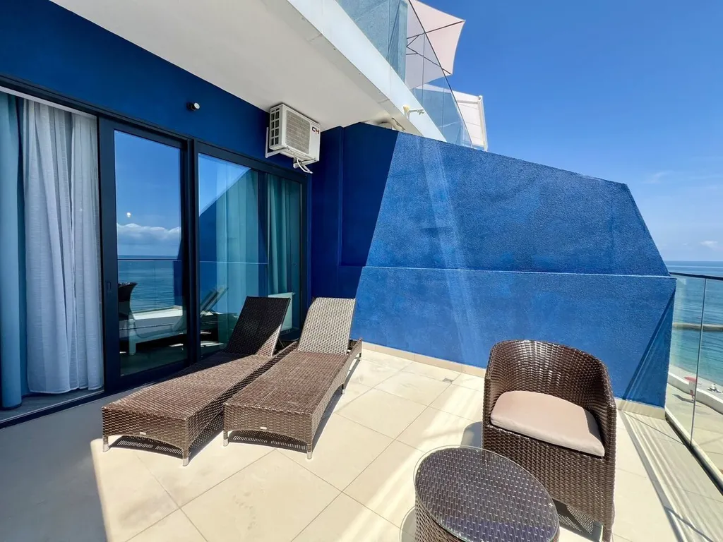 Уютная студия с шикарным видом на море