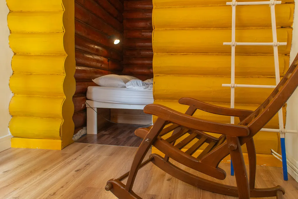 Дом в соснах