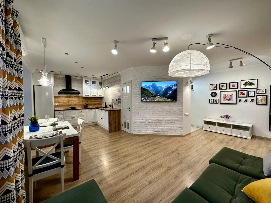 3-комнатная квартира на Черепановых, 2А