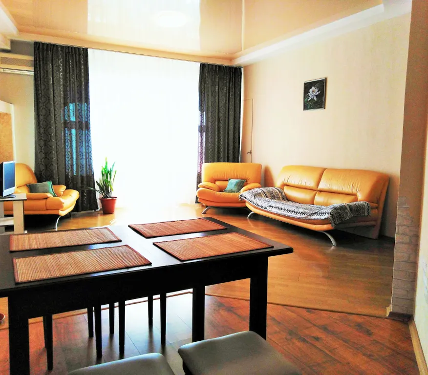 Квартира Квартира 3-комнатная сталинка с большой ванной рядом с набережной — Ярославль