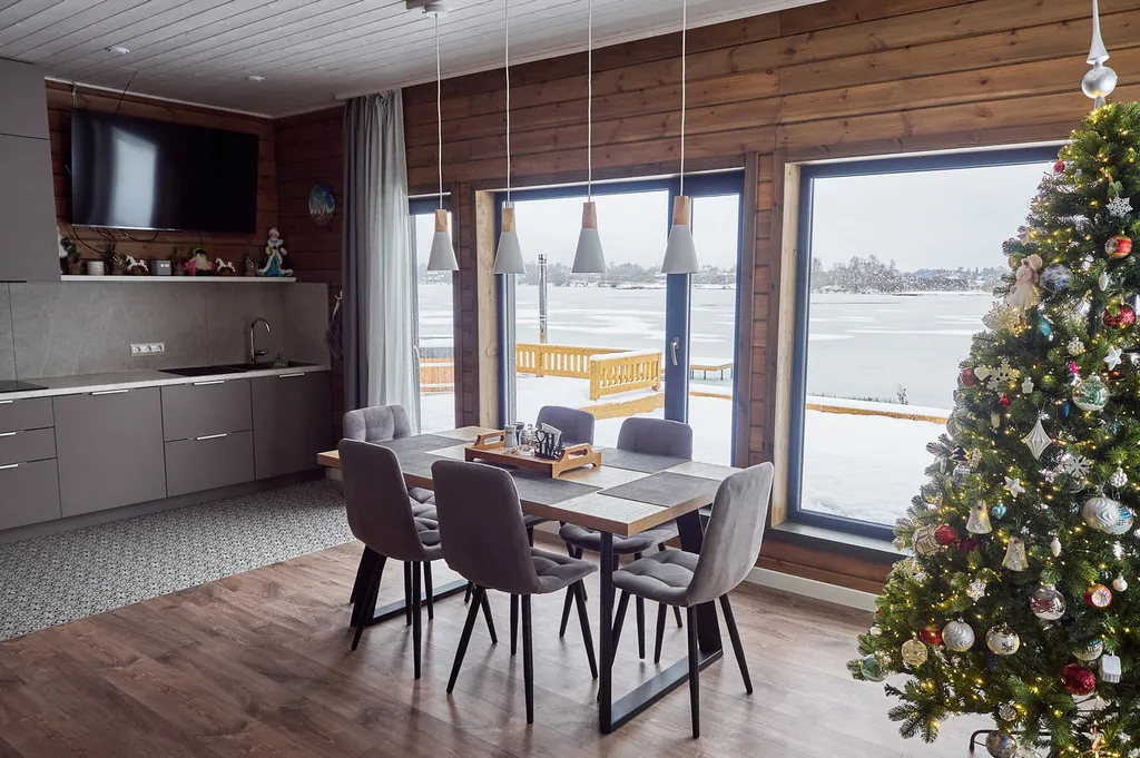 Дом на берегу озера