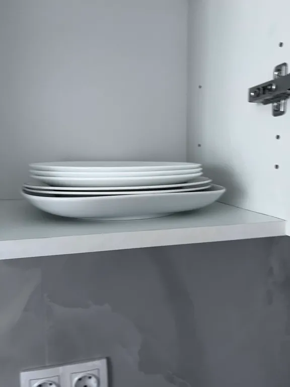 Квартира Квартира с новым ремонтом на первом этаже окна выходят на парковку — Элиста