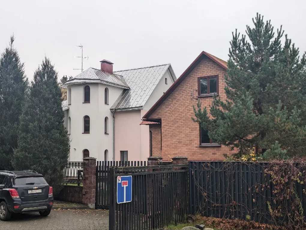 Коттедж с сауной, бассейном и бильярдом в 10 минутах от Минска