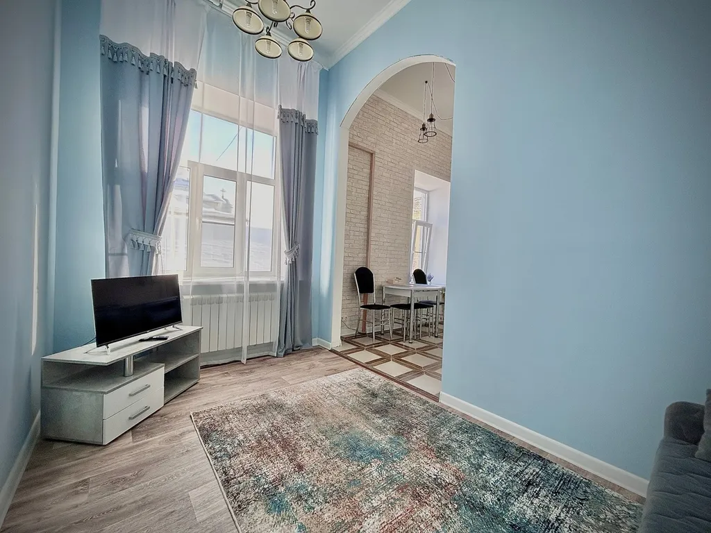 Квартира в центре на набережной с видом на волгу