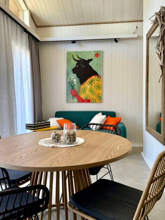 Дом в Абхазии у Черного моря (Му с цветами)