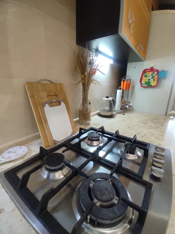 Трешка в центре города с охраняемой парковкой