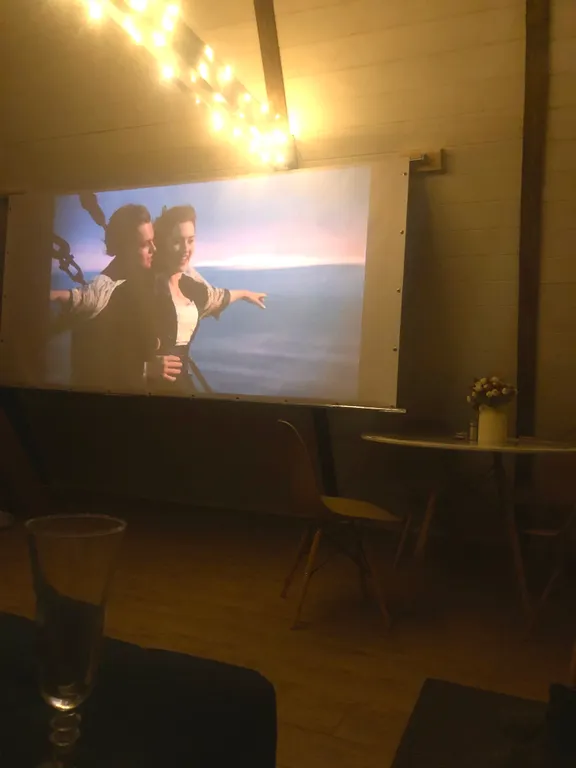 Дом у озера в стиле А-frame