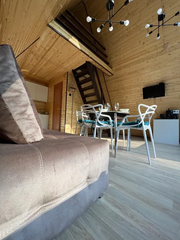 Шале на берегу реки