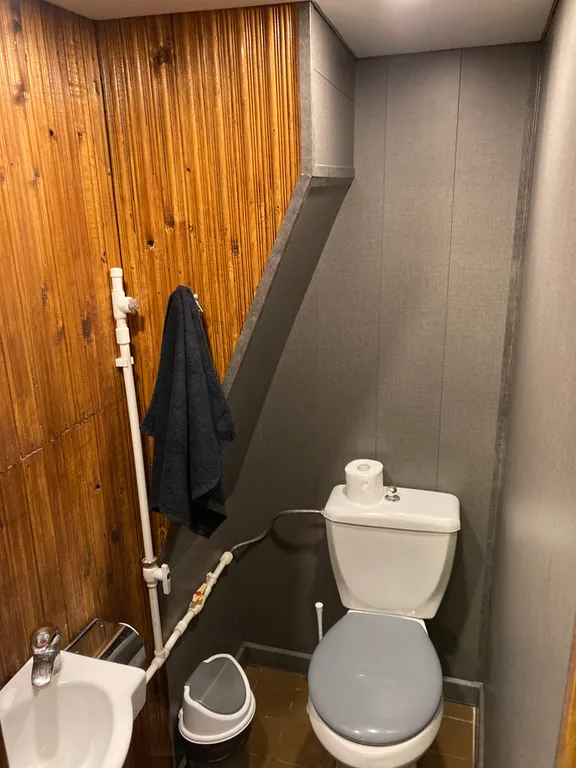 Чудесный дом на берегу реки