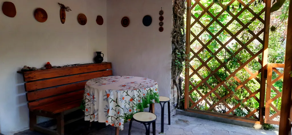 Просторный  дом в исторической части города, уютный сад