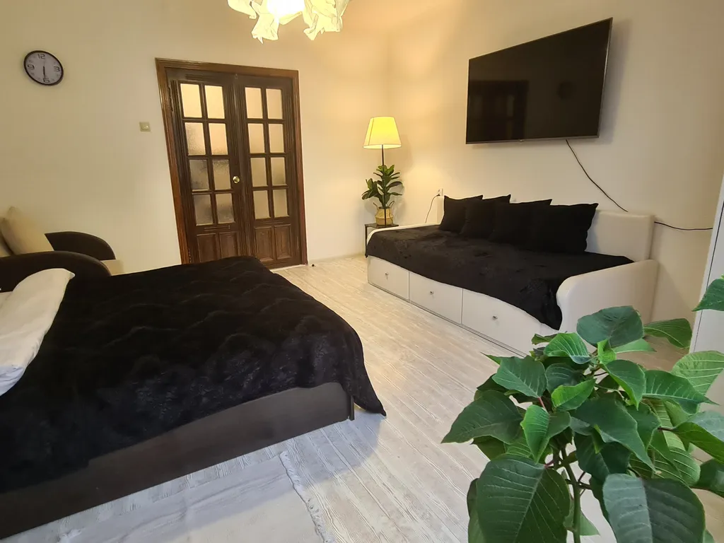 Двухкомнатная рядом с ЯГД и ж/д вокзалом