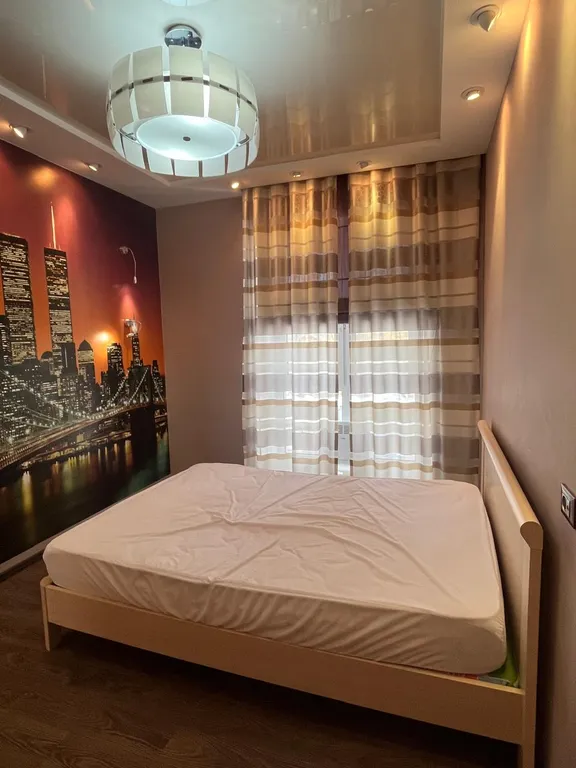 Коттедж и деревянная баня с большой комнатой отдыха