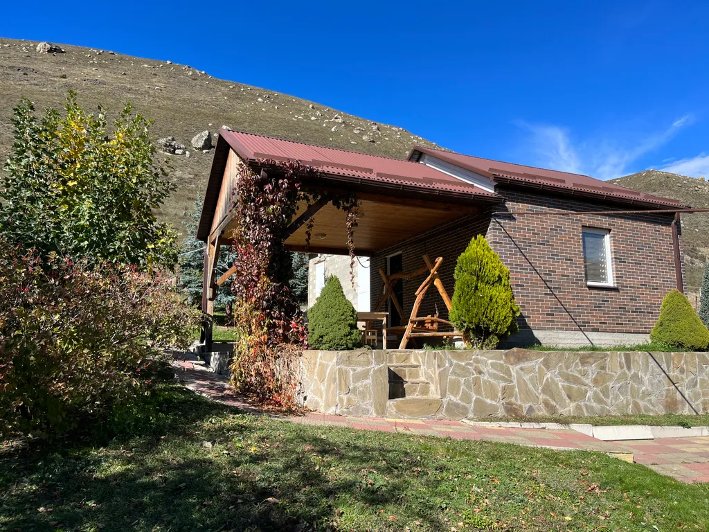 уютный коттедж в верхнем Фиагдоне