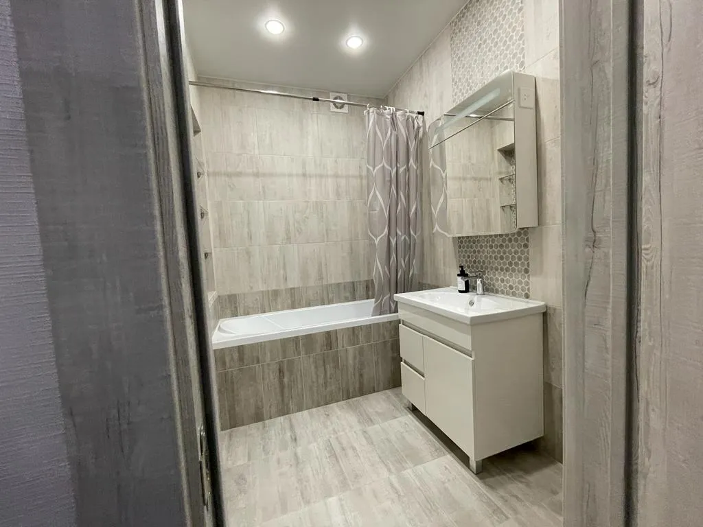 Новые двухкомнатные апартаменты рядом с метро