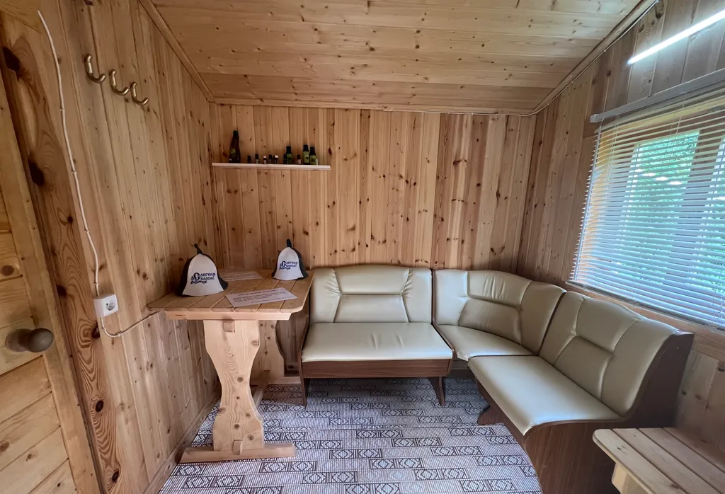 Коттедж 1-комнатный Дом — Деревянное